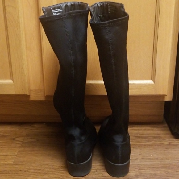 Black Boots - Picture 2 of 5